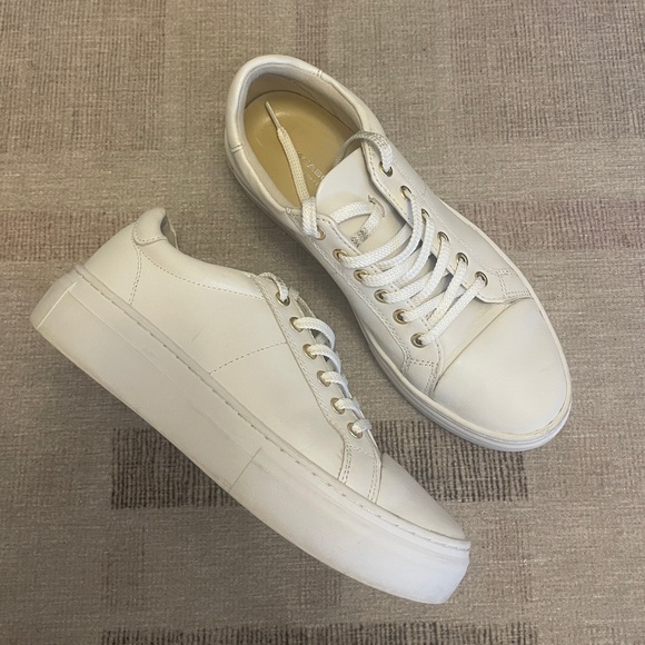Vagabond White Sneakers - Picture 1 of 8